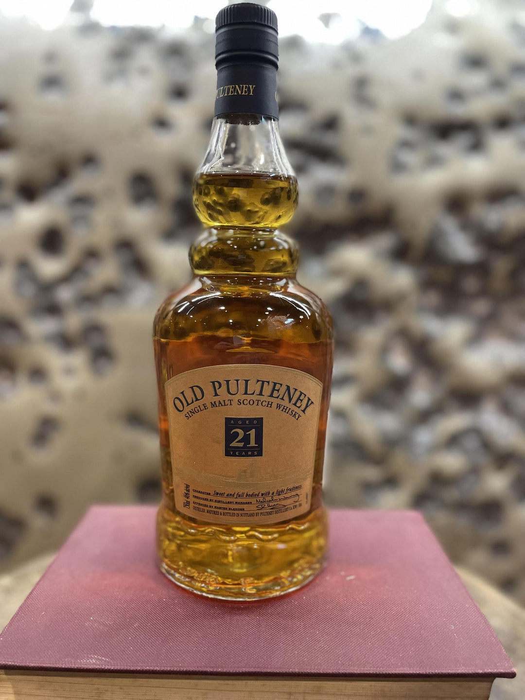 OLD PULTENEY 21年 シングルモルトウイスキー缶入り OLD PULTENEY 21年 シングルモルトウイスキー缶入り
